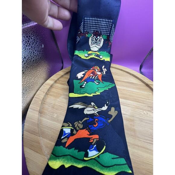 🔥RARE 1995 Looney Tunes Tie Soccer Sylvester Tweety Coyote Yosemite Sam - Picture 3 of 5